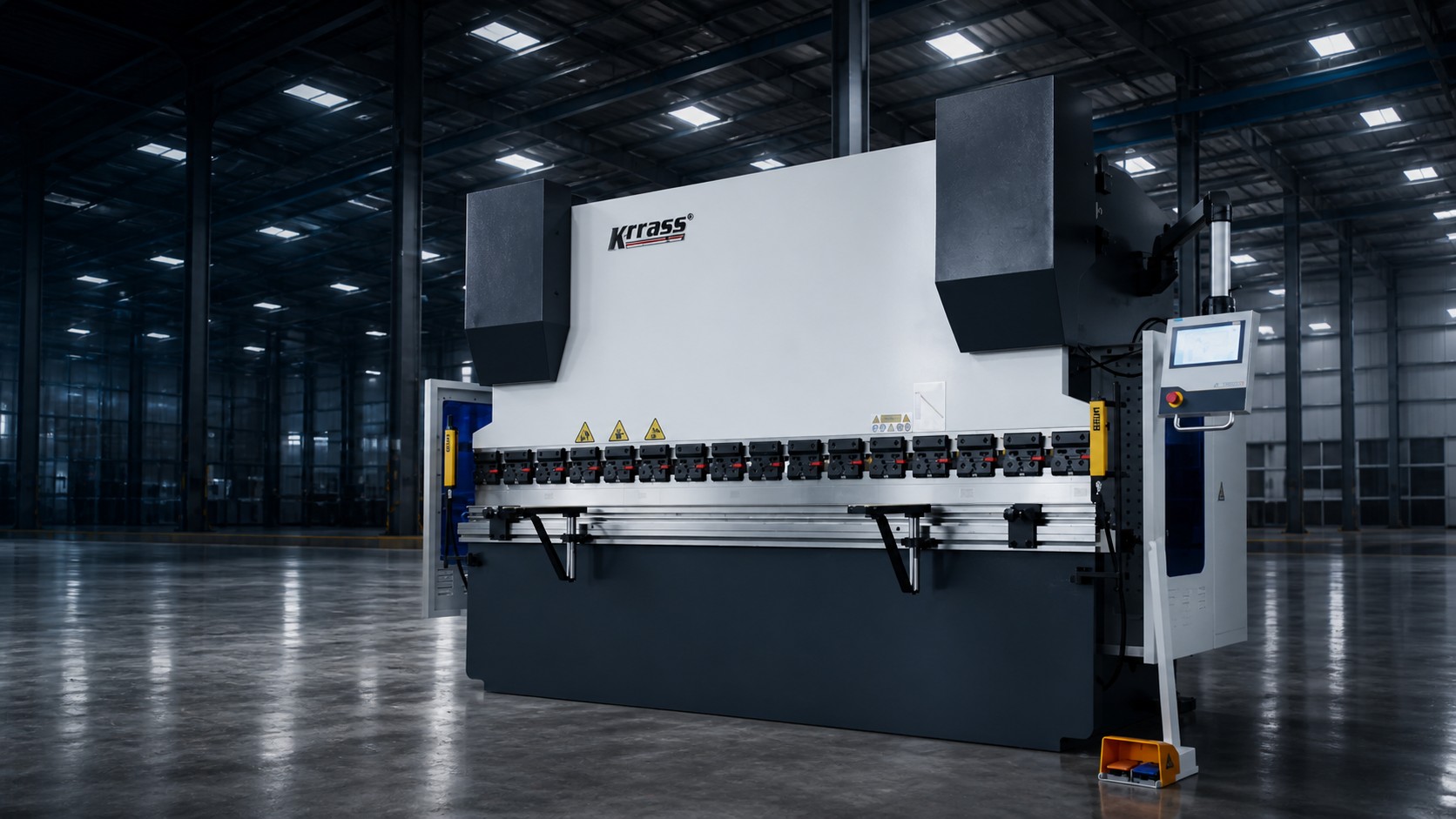 Plegadora industrial KRRASS en planta industrial